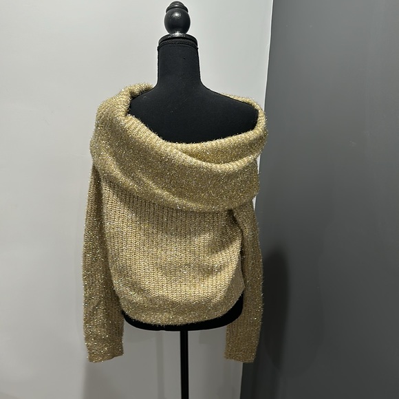 Forever 21 Women’s Gold Knit Off-The-Shoulder Sweater, Size L - Picture 3 of 5